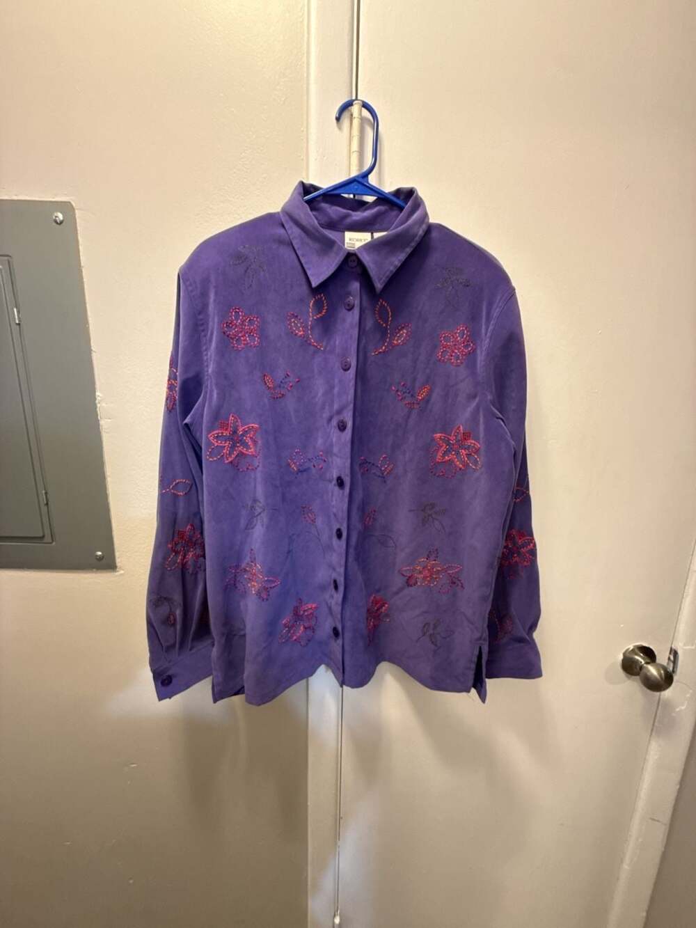 Koret Button Down Shirt Size L Purple Floral Embroidered Long Sleeve